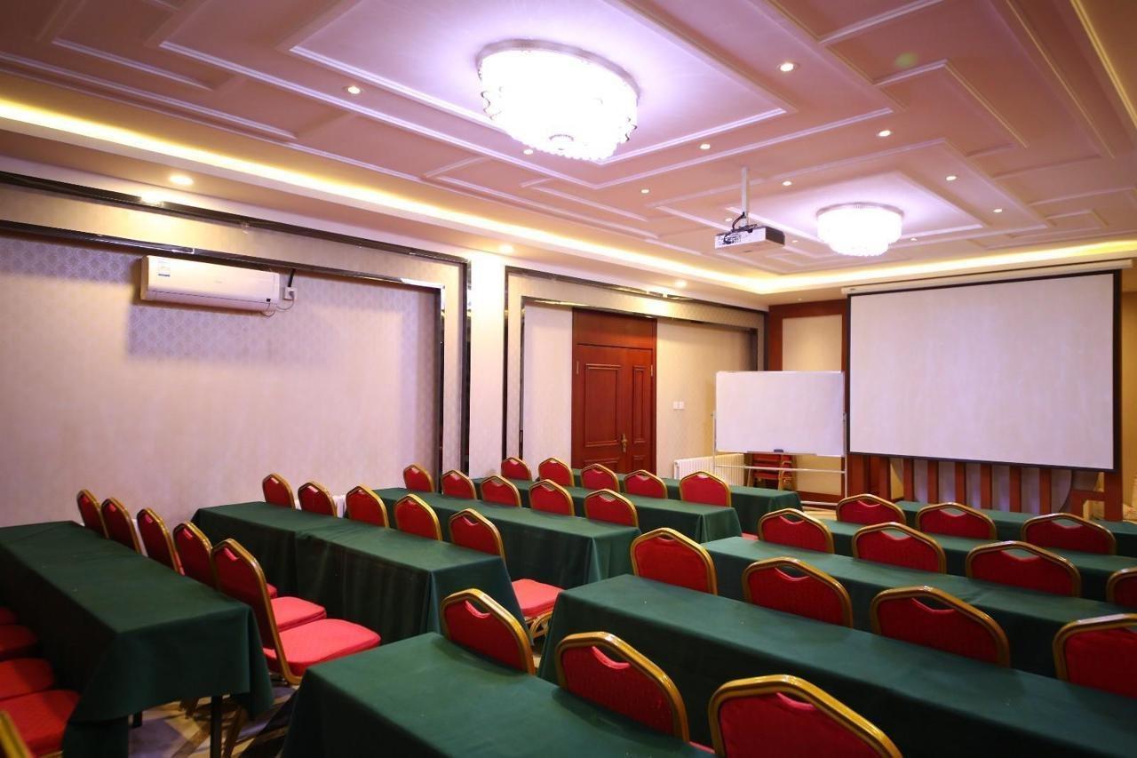 Chonpines Hotel Чанчунь Экстерьер фото