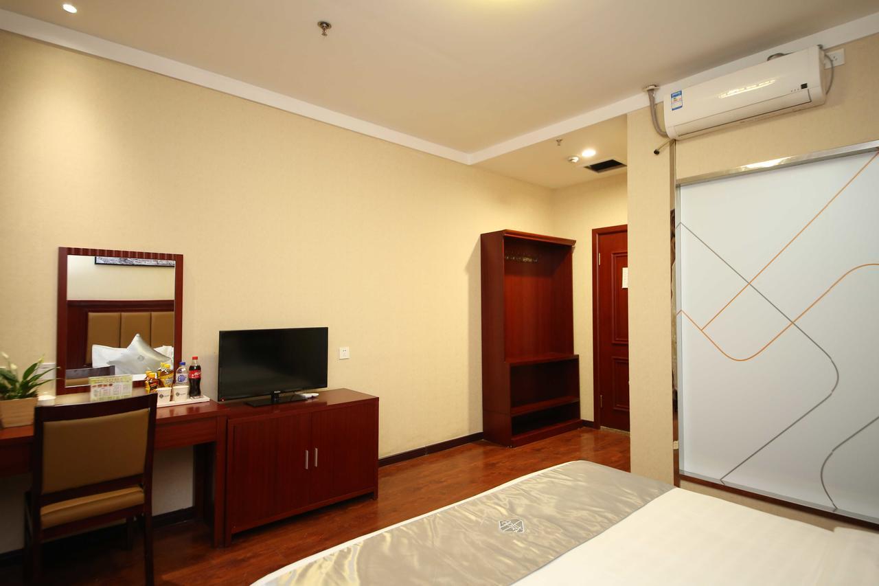 Chonpines Hotel Чанчунь Экстерьер фото