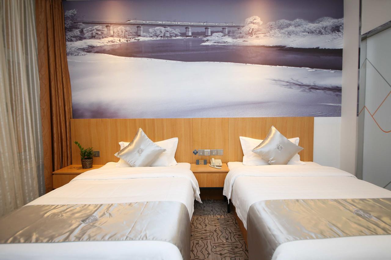Chonpines Hotel Чанчунь Экстерьер фото