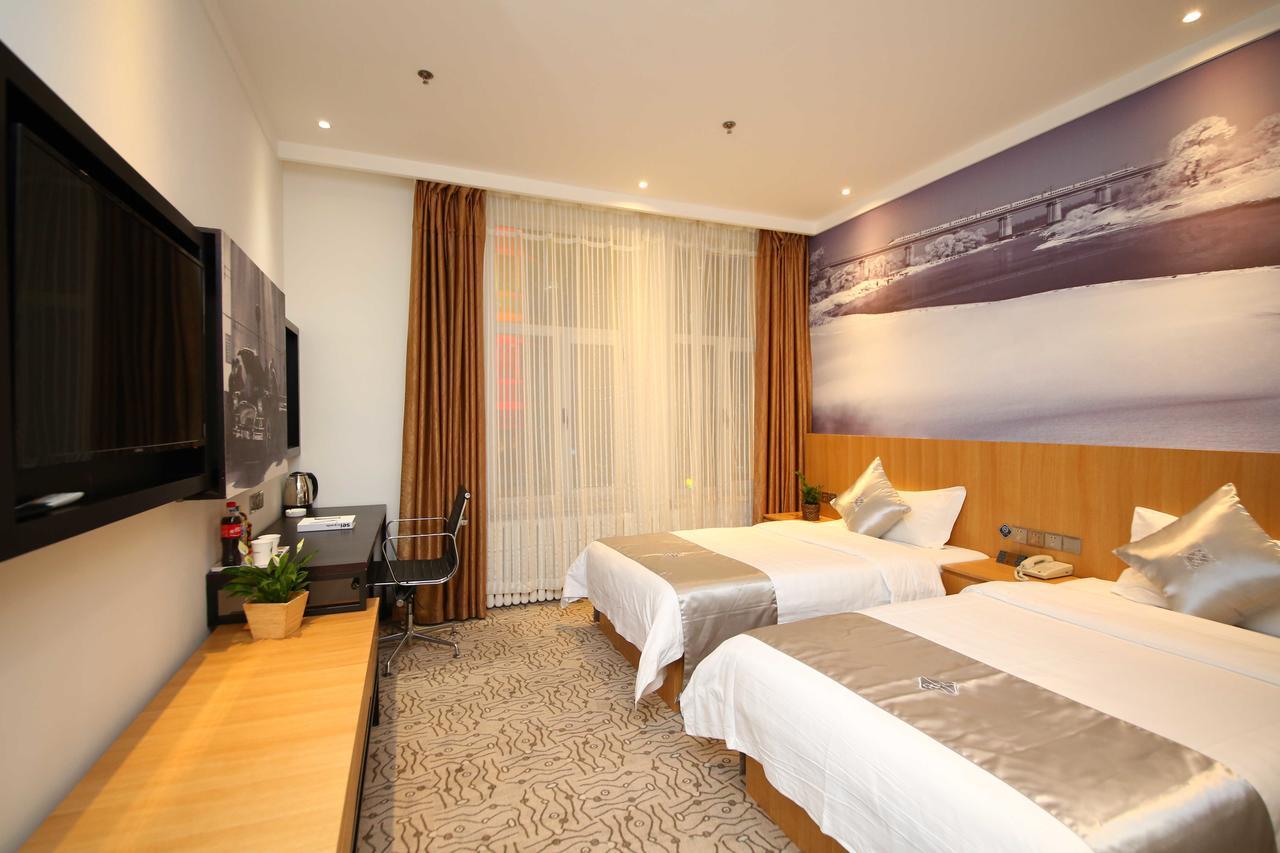 Chonpines Hotel Чанчунь Экстерьер фото