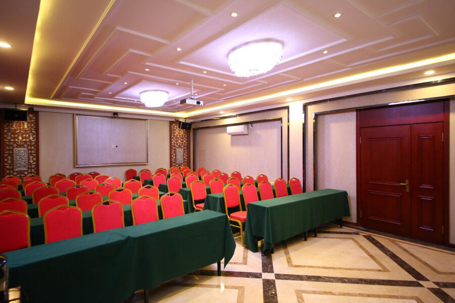 Chonpines Hotel Чанчунь Экстерьер фото