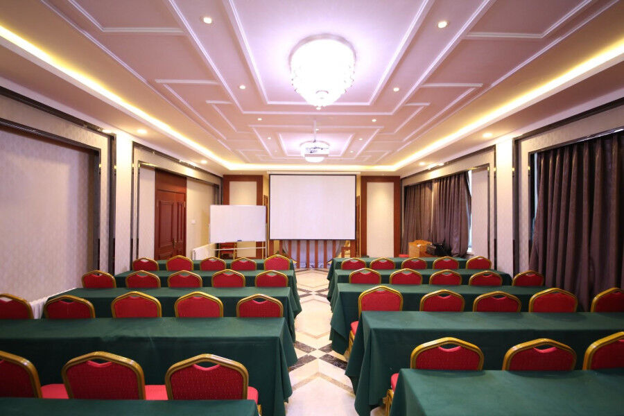 Chonpines Hotel Чанчунь Экстерьер фото
