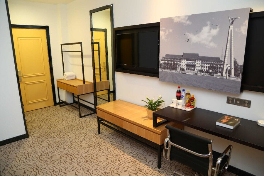 Chonpines Hotel Чанчунь Экстерьер фото